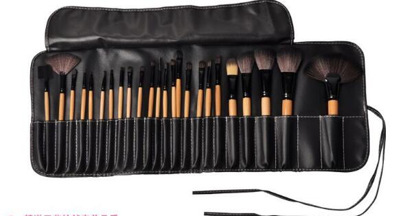 24-Piece Professional Makeup Brush Set – Gift Bag Edition